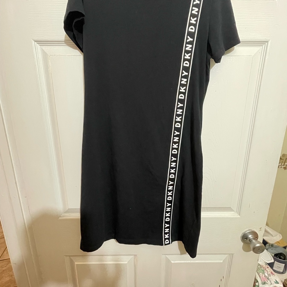 DKNY Black Mini Dress with White Logo DetailDKNY mini t- shirt dress